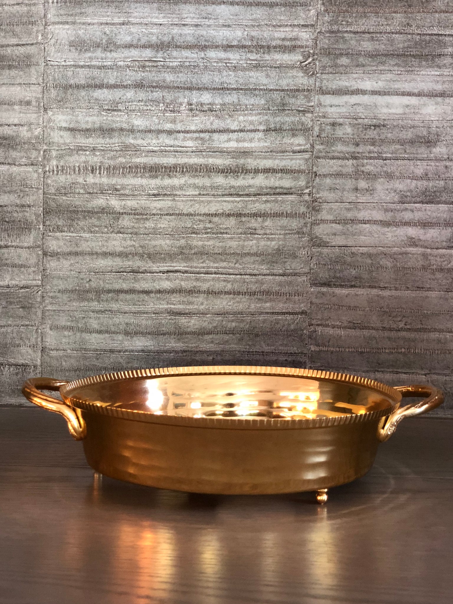 Hammered Round Aluminum Pan Holder